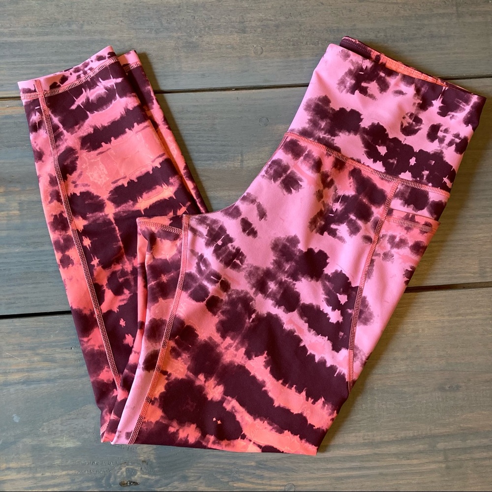 Super cute Old Navy Elevate Leggings, pink tie dye, hard to find